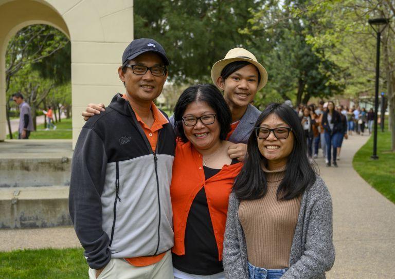 family visiting campus