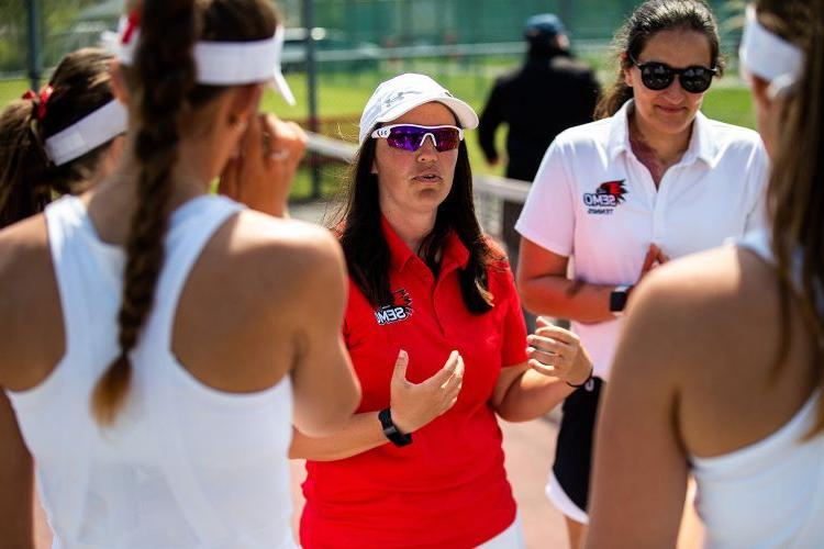 Mary Beth Gunn joins 正规博彩十大网站 has the head women's tennis coach.