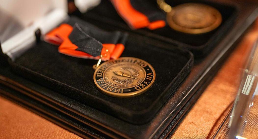 distinguished alumni award medallions